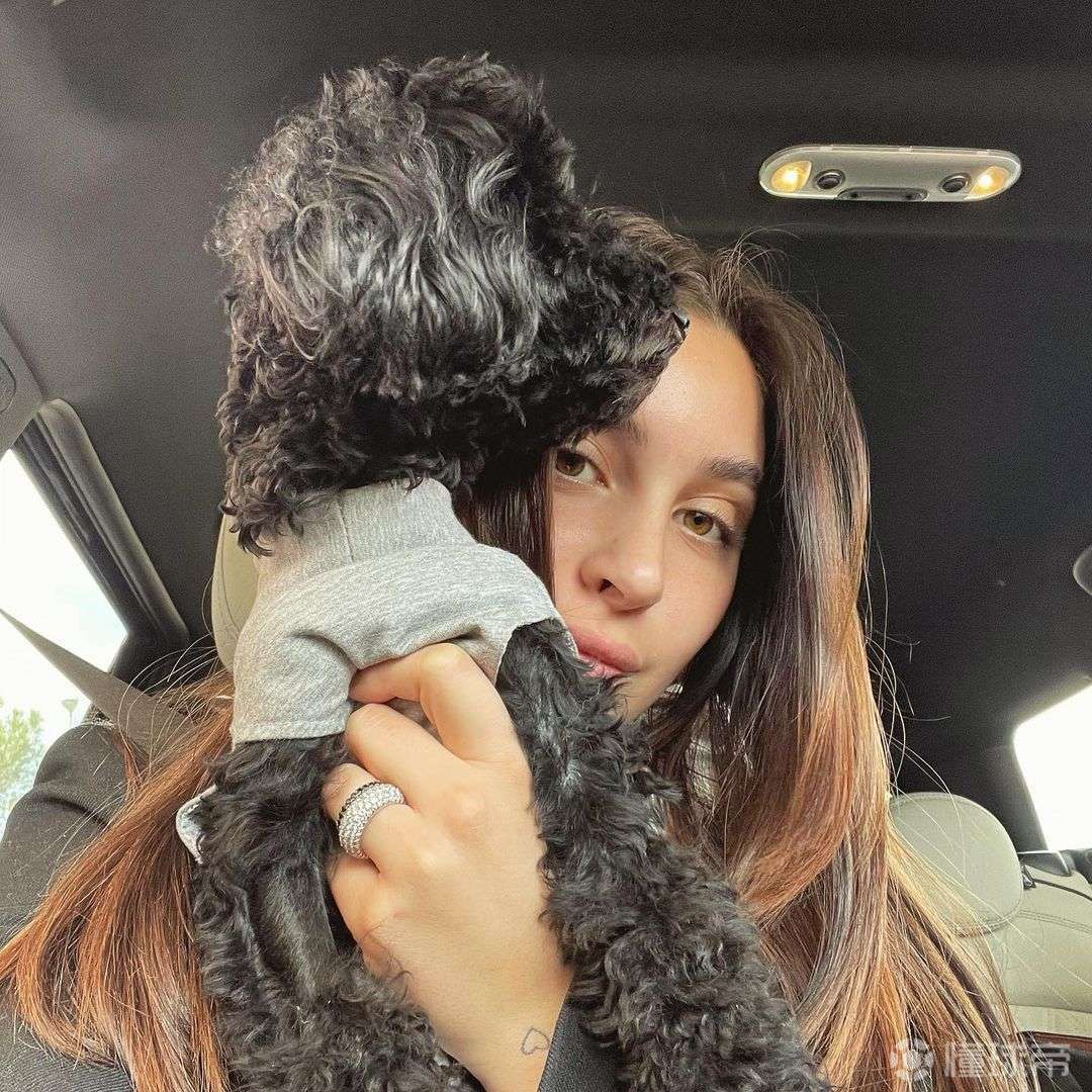 小基耶萨和女友贝内黛塔今晚给我冲鸭