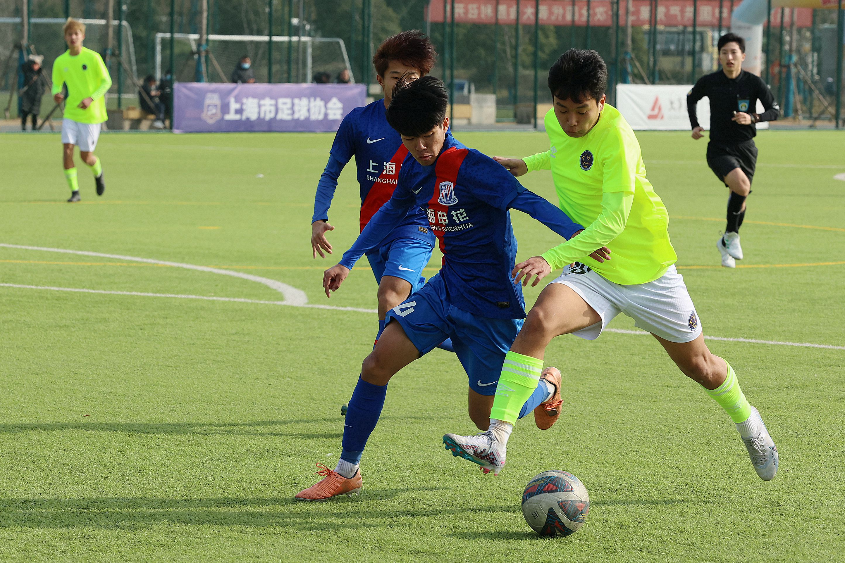 上海申花u17a队今日首发合照上海幸运星u17a队今日首发合照执法裁判组