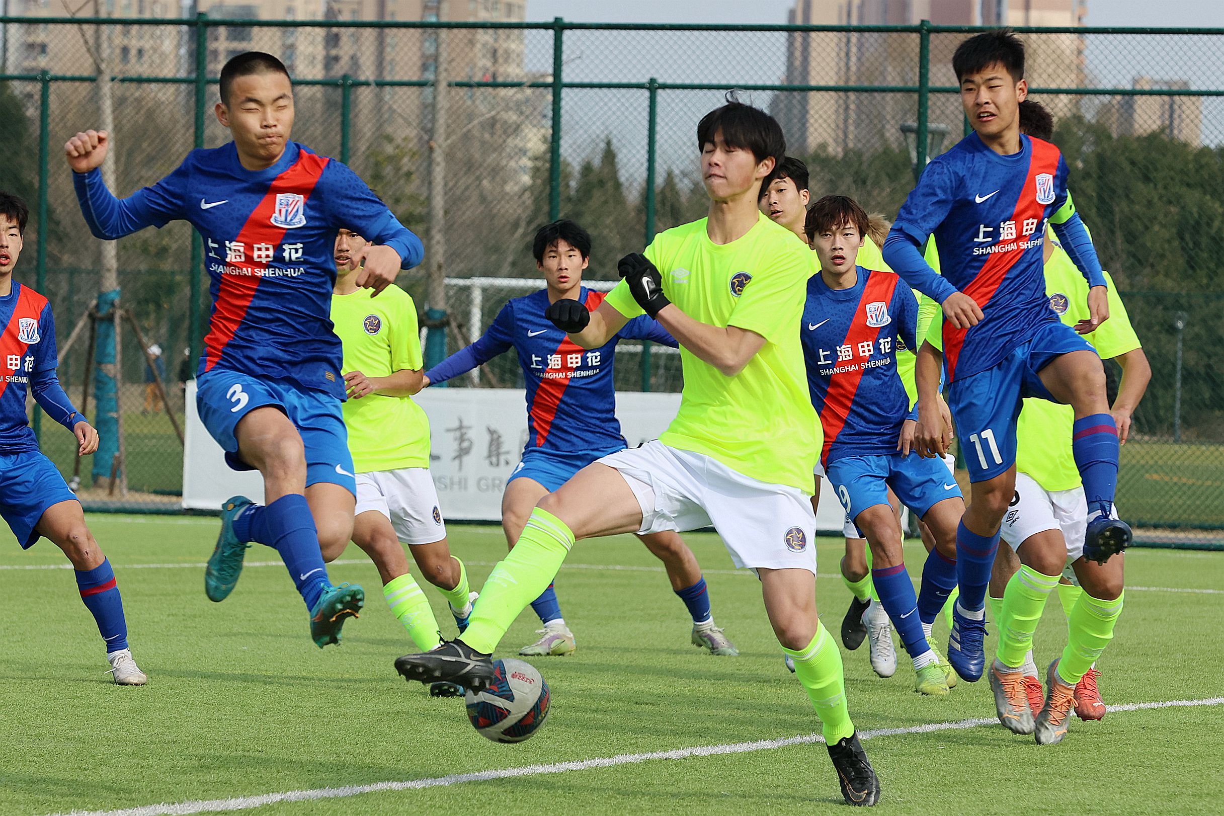 上海申花u17a队今日首发合照上海幸运星u17a队今日首发合照执法裁判组