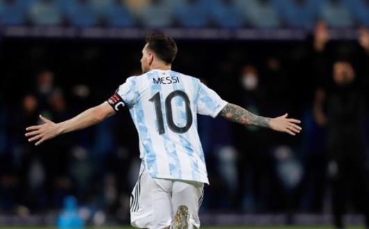 两传一射带队晋级梅西依旧是阿根廷的明灯