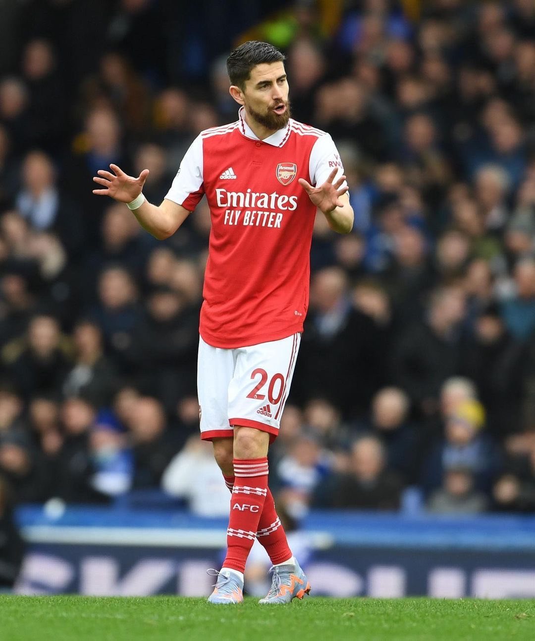 阿森纳中场若日尼奥在社交媒体上写道这不是我想