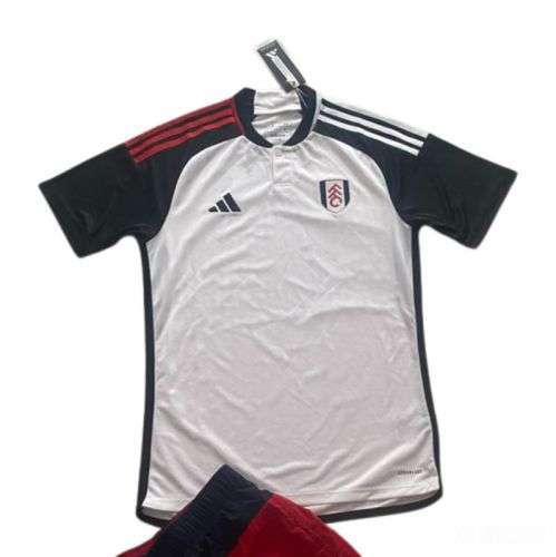 富勒姆2324赛季主场球衣谍照