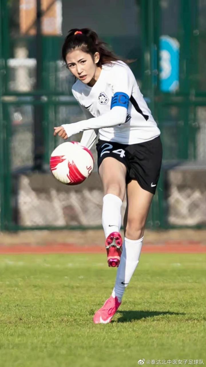 大连人女足新援姜明佐图集