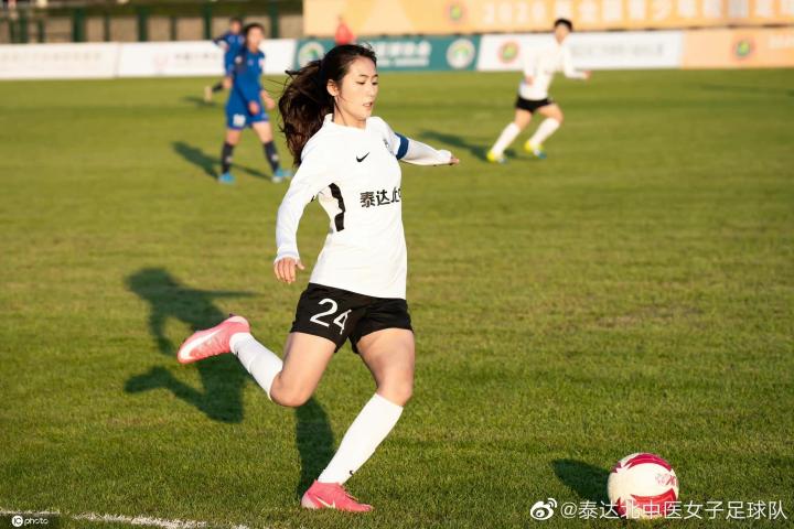 大连人女足新援姜明佐图集
