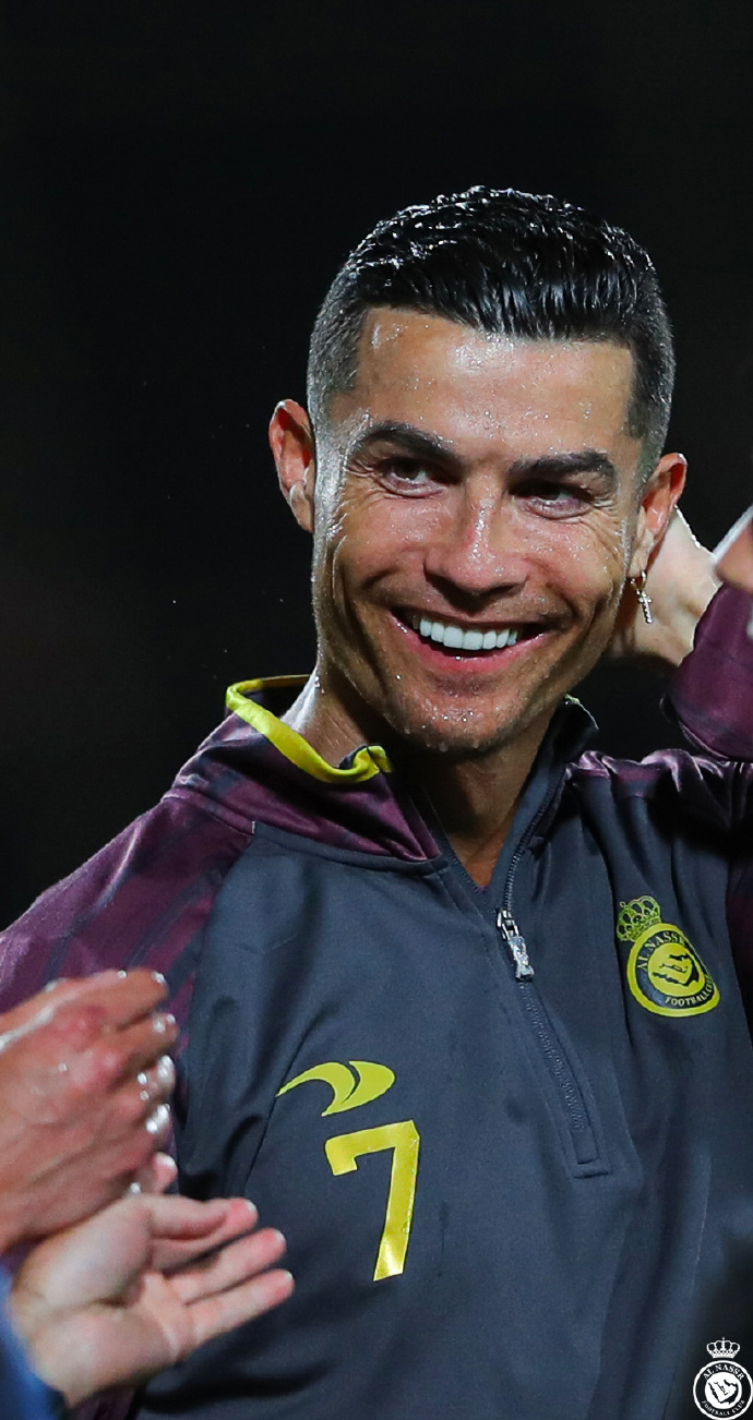 训练场总微笑,如此.|利雅得胜利|c罗|懂球帝