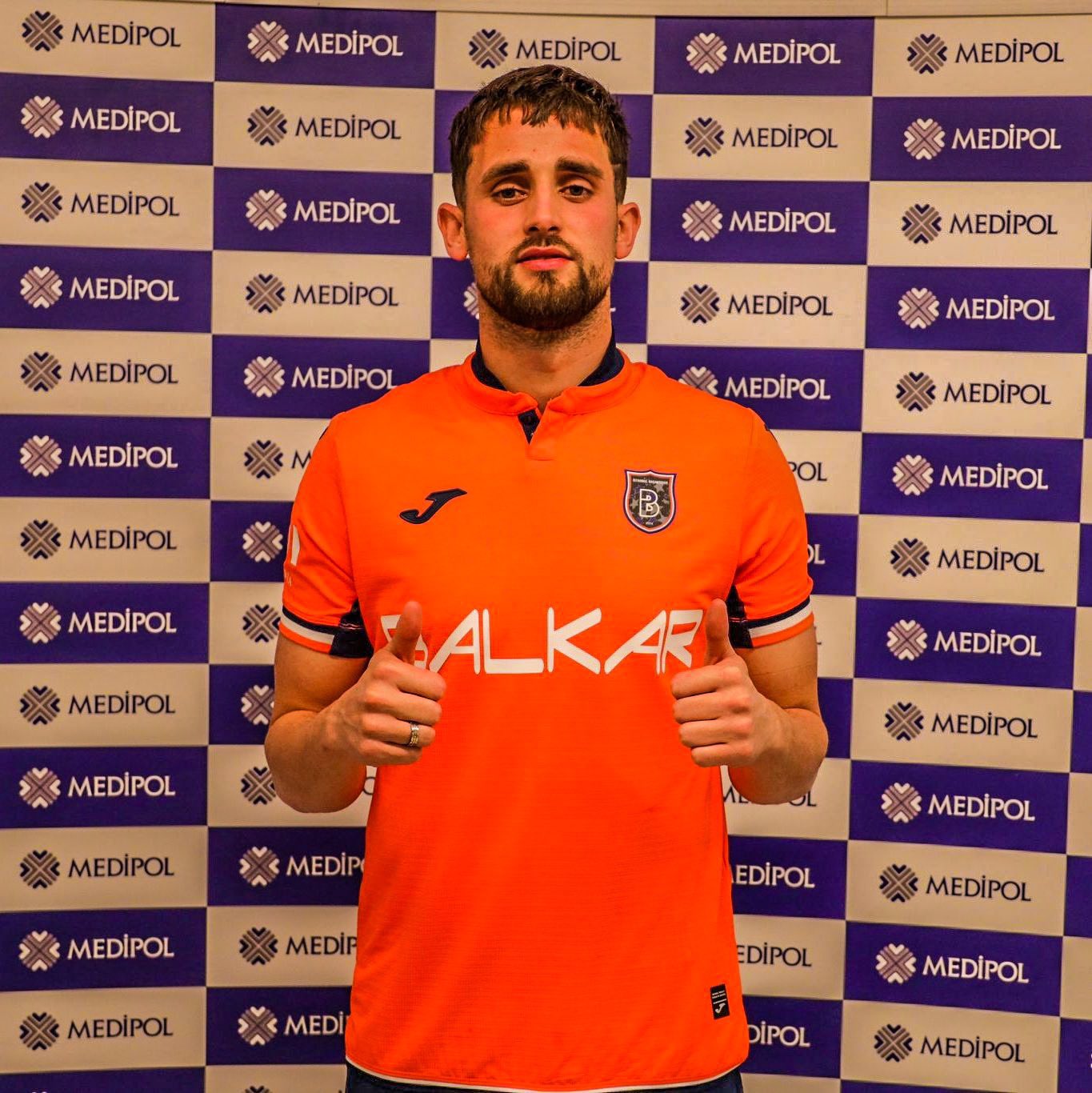 28岁贾努扎伊,赴土超比利时国脚"贾宝玉"阿德南.