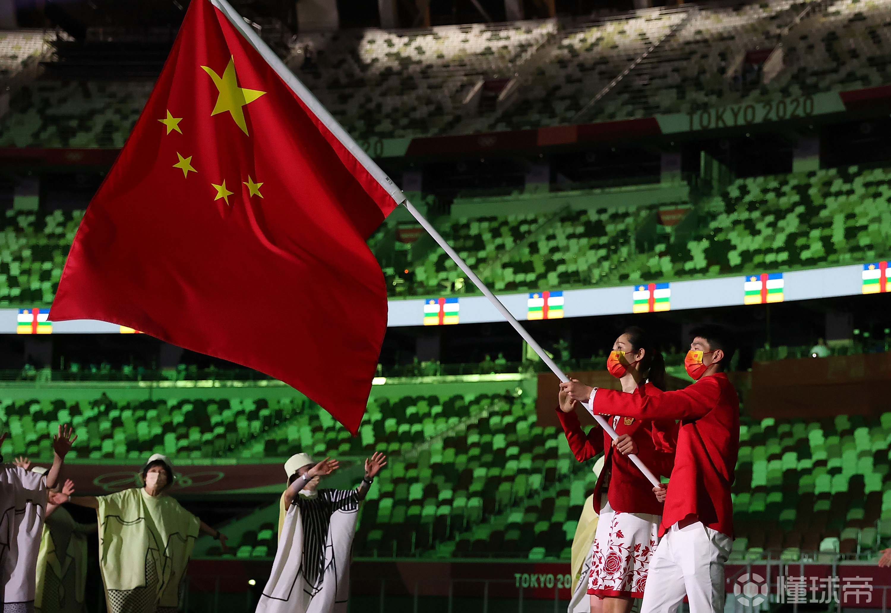 飒帅多图回顾中国奥运代表团开幕式入场瞬间