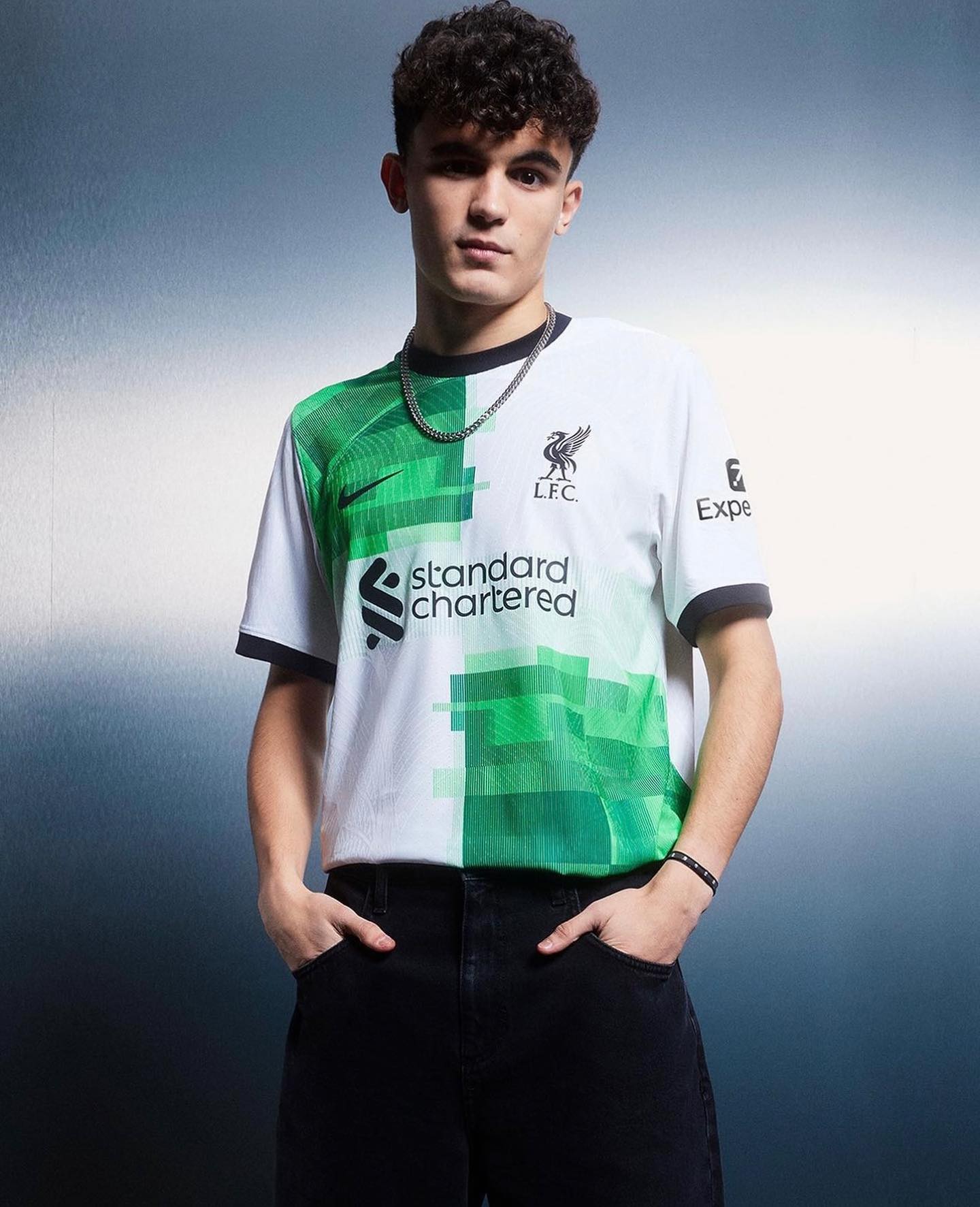 利物浦新赛季客场球衣看看上身图怎么样