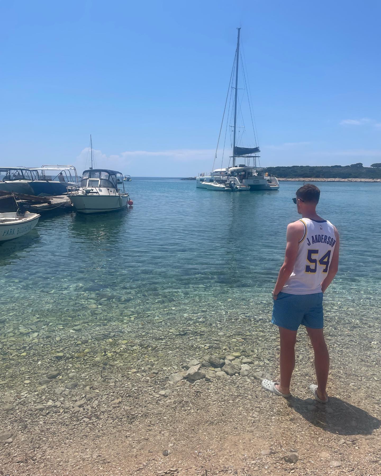 桑德兰中卫乔安德森在休赛期和女友scarlet