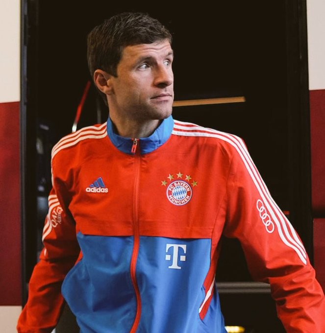 427场穆勒成为代表拜仁出战联赛次数最多的球员之一