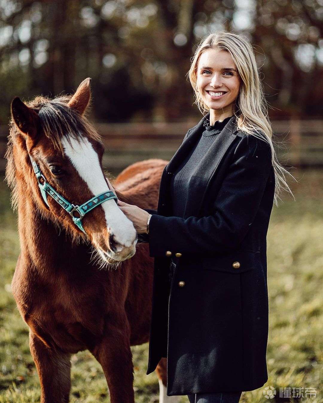 罗伊斯与女友斯嘉丽加尔特曼scarlett