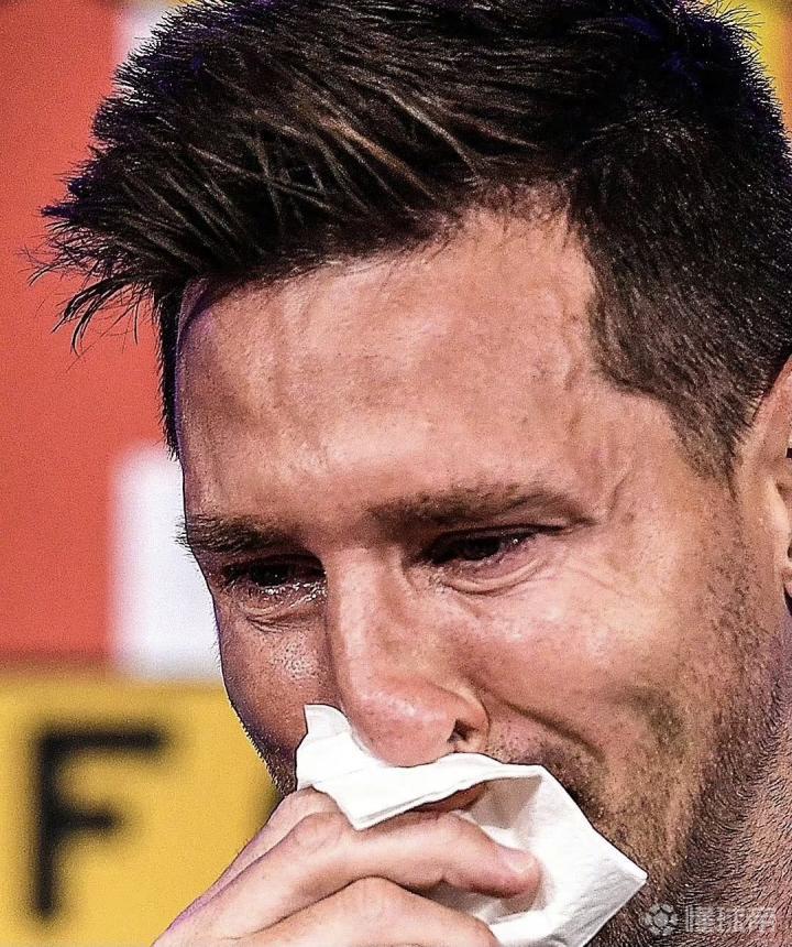 英雄落泪传奇落幕很多人的青春就此完结梅西