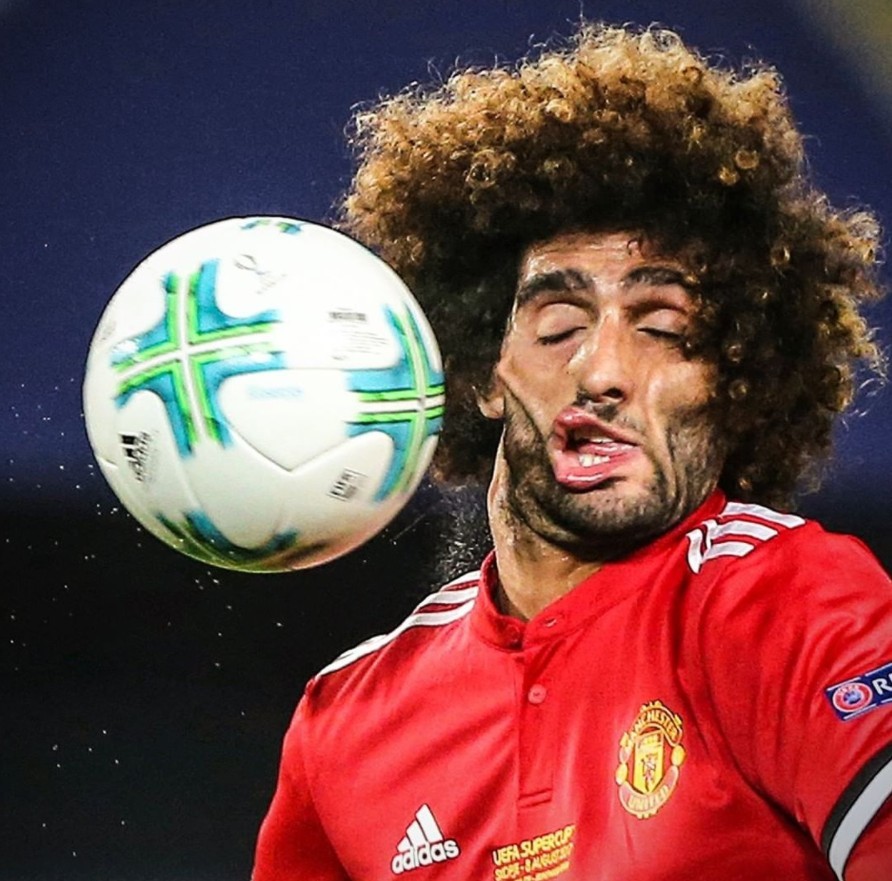 费莱尼被球击中脸的经典一幕到现在已经过去了4周年