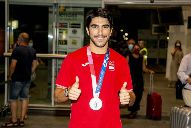 奥运银牌得主,瓦伦西亚新10号,卡洛斯-索莱尔已回归球队