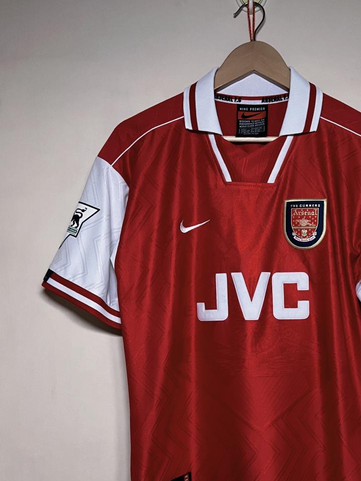 球衣陈列室-97/98红白色的双冠王|阿森纳|伊恩-赖特|奥维马斯|懂球帝