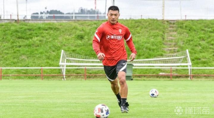 【喜讯】恒大足球学校培养球员吴俊杰晋升皇家希洪体.