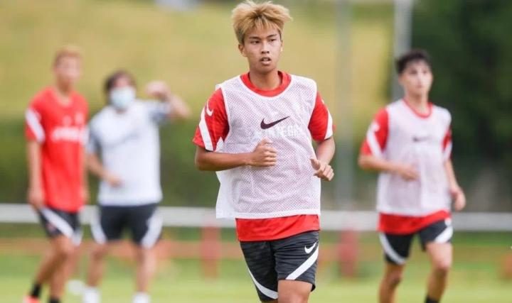 【喜讯】恒大足球学校培养球员吴俊杰晋升皇家希洪体.