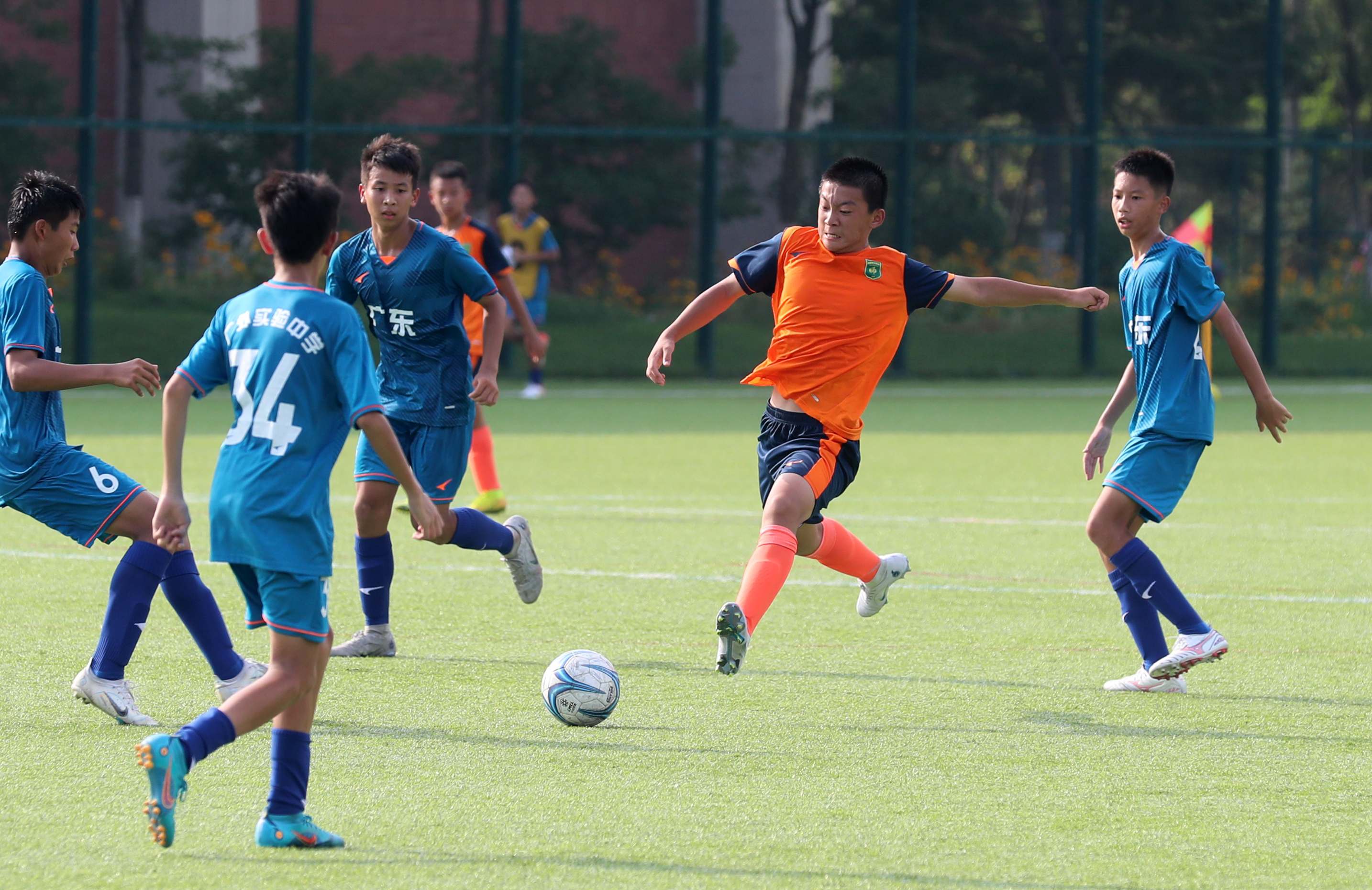 湖北星辉重庆七中对阵遵义足校长春亚泰一队对阵北京潼星a组u13组第