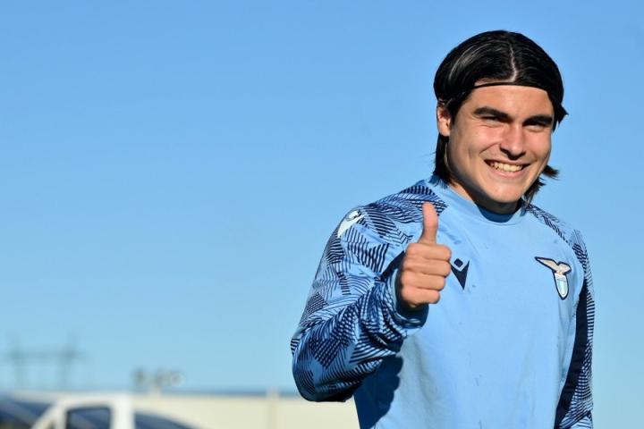 罗马诺卢卡罗梅罗将以自由身加盟米兰双方签约至2027年