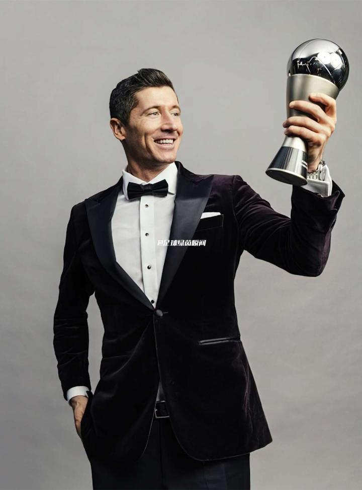 足球届的西装暴徒来了狗头