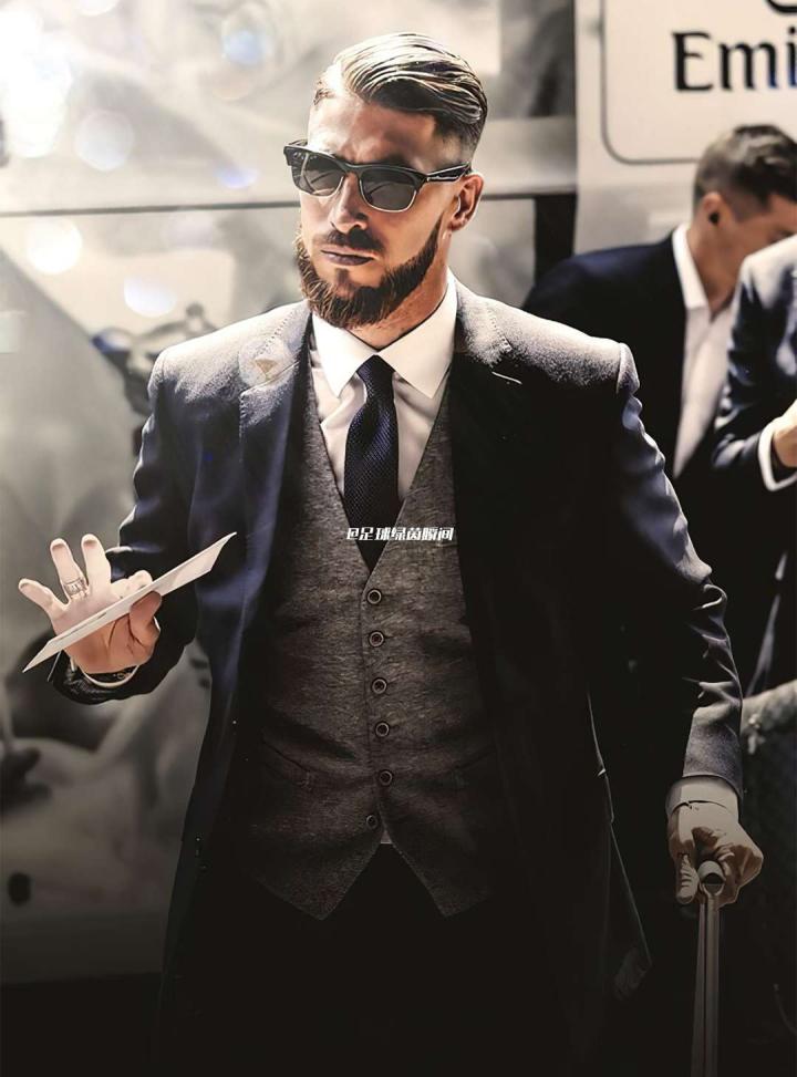 足球届的西装暴徒来了狗头