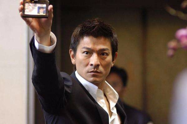 直到今天,我们还能看到许多人留着"鸡冠头"的发型,可以说,贝克汉姆