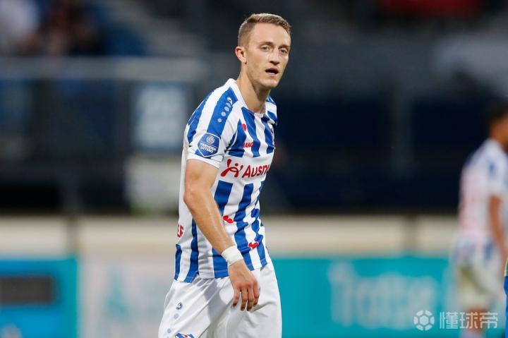 荷甲第4轮格罗宁根对阵海伦芬的比赛中克罗地亚u