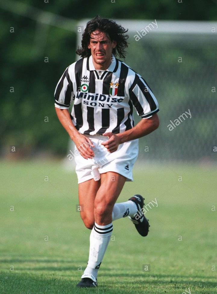 詹蒂莱推荐,家具厂业余球员加盟尤文打主力,四年拿五个冠军|尤文图斯|