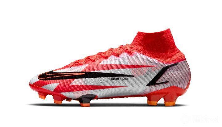 回顾c罗31双个人签名专属球鞋四全新款的c罗