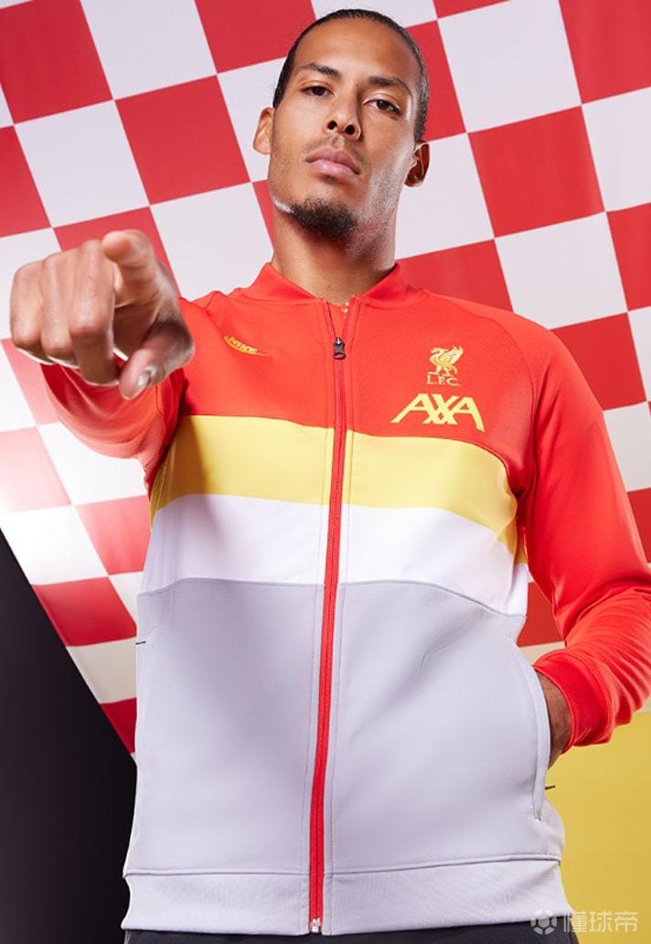 耐克推出了利物浦 21/22 训练和生活系列,夹.