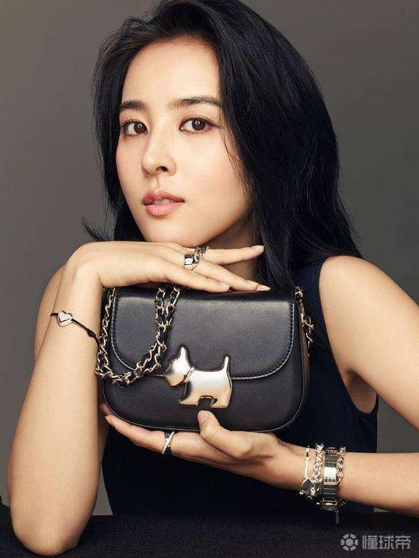 寄诚庸的妻子韩惠珍在韩国是一名知性大方同时知名