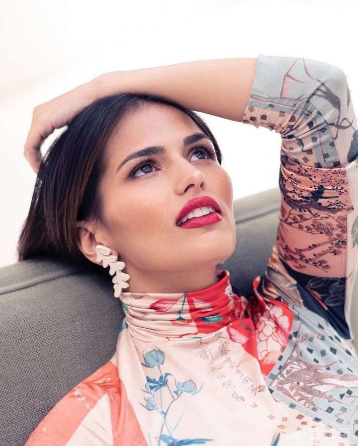 伊斯科女友萨拉据悉在西班牙萨拉是有名的艺人