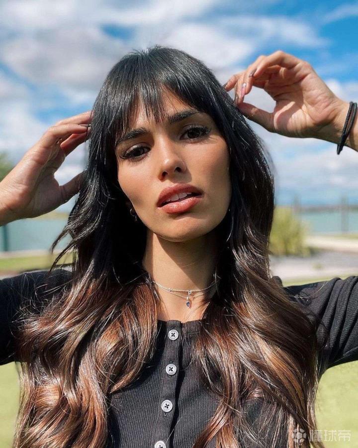 伊斯科女友萨拉据悉在西班牙萨拉是有名的艺人