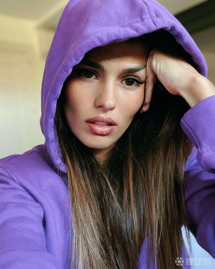 伊斯科女友萨拉据悉在西班牙萨拉是有名的艺人