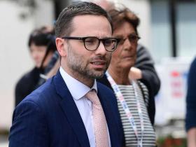 AC米兰解雇马尔蒂尼和马萨拉，CEO富拉尼回应球迷不满