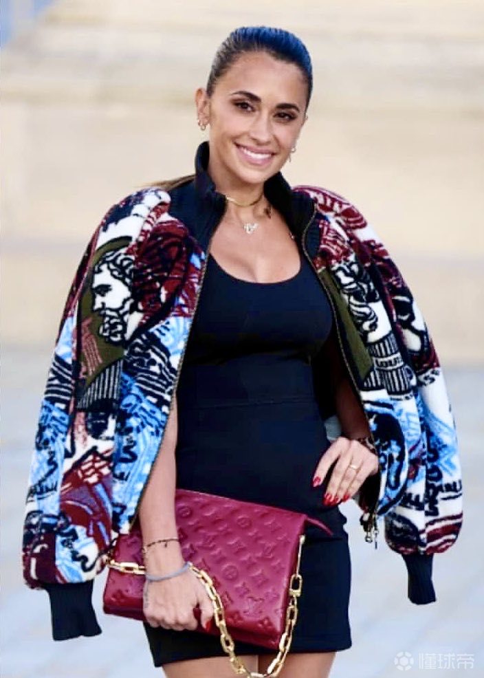 梅西老婆安东内拉的一组时尚大片,你觉得这是什么水平?