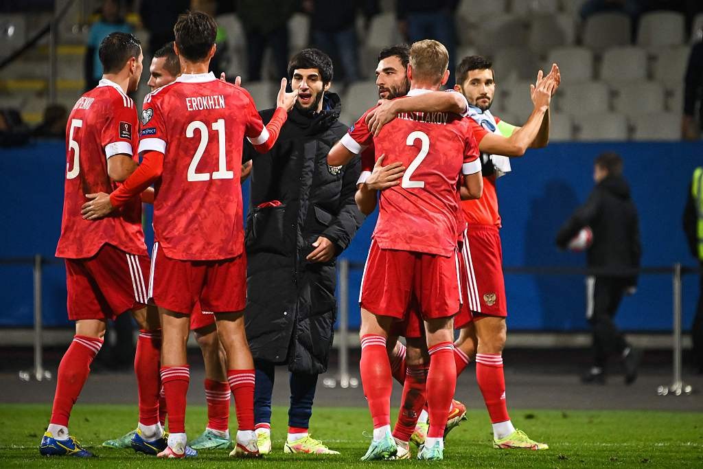 世预赛欧洲区综述俄罗斯客胜登顶h组土耳其绝杀拉脱维亚