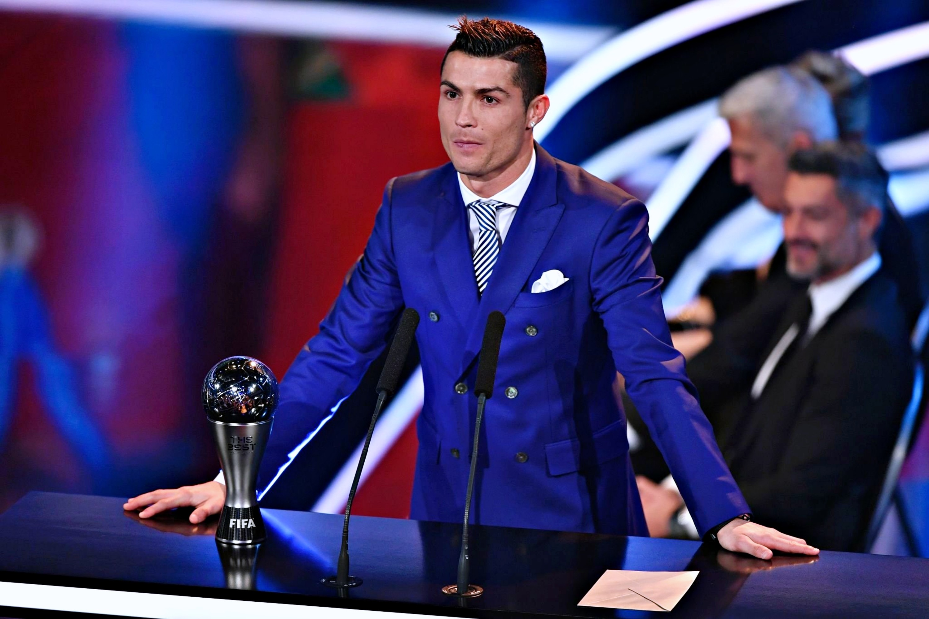 c罗首次无缘fifa年度最佳球员候选曾2次获奖3次前三