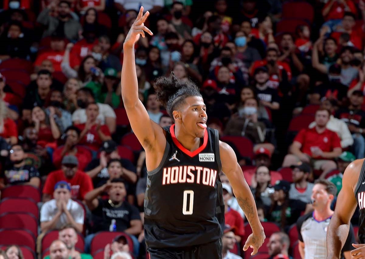 杰伦-格林8记3分打破火箭队史新秀纪录,全场30分创生涯新高