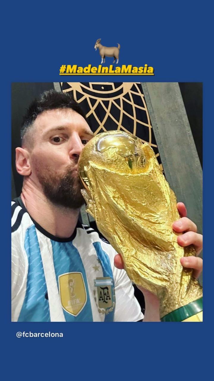 巴萨官方晒梅西亲吻奖杯自拍照,梅西本人并未公开晒过此照片|阿根廷