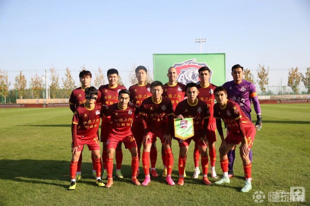 天山雪豹没能迅速进入比赛的状态,在球员之间的传射配合,多次被广西队