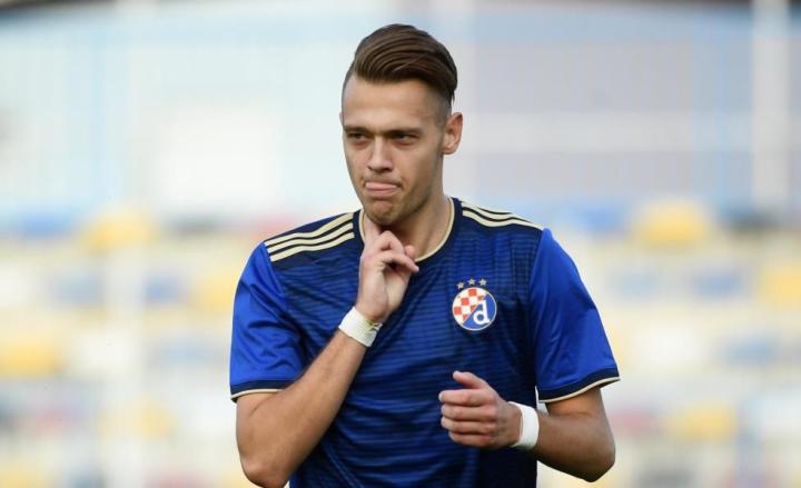 马丁-巴图里纳俱乐部:哈伊杜克位置:左边前卫,左边锋,前腰潜力: -8