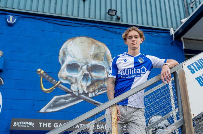 官方:布里斯托尔流浪者签下afc温布尔登中场麦考密克