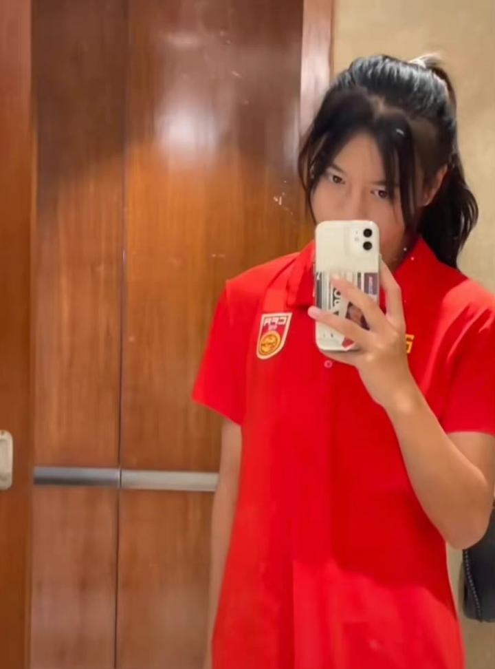 之前u17世界杯因伤退出的周晨欣重返国字号将随