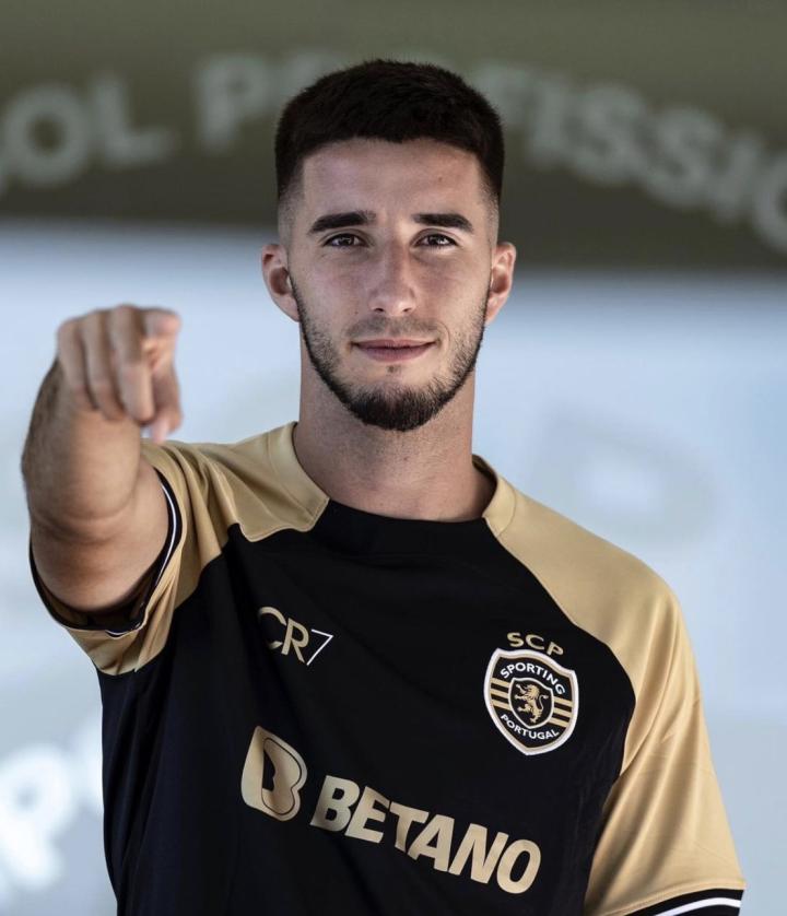 官宣21岁的葡萄牙后卫贡萨洛伊纳西奥与葡萄牙