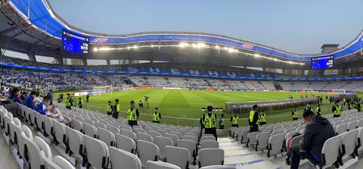 图集:申花新主场"八万人"改造后亮相,天幕灯光炫酷无比|上海申花|懂球