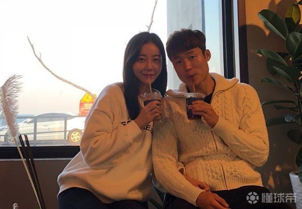 依依不舍孙准浩妻子今年见孙准浩一面好难期待再次团聚