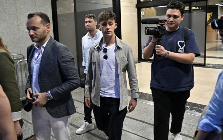 居莱尔已经来到马德里小伙子是真帅啊