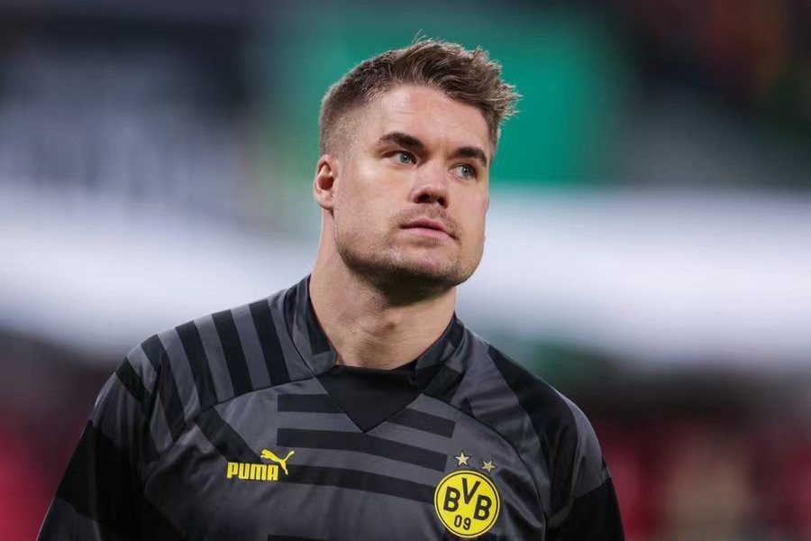 德天空门将迈尔接近与多特续约合同将延长1年或2年