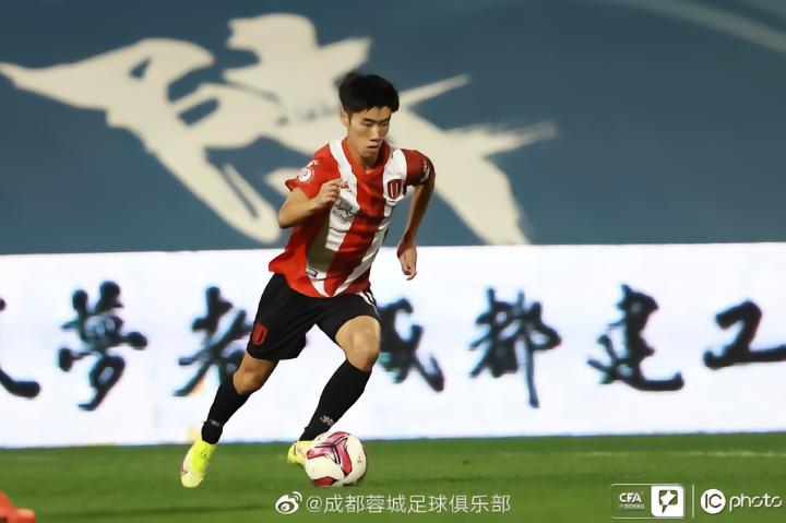 中超广西朱宝杰策应进球廖均健数据亮眼广西裁判精准判断